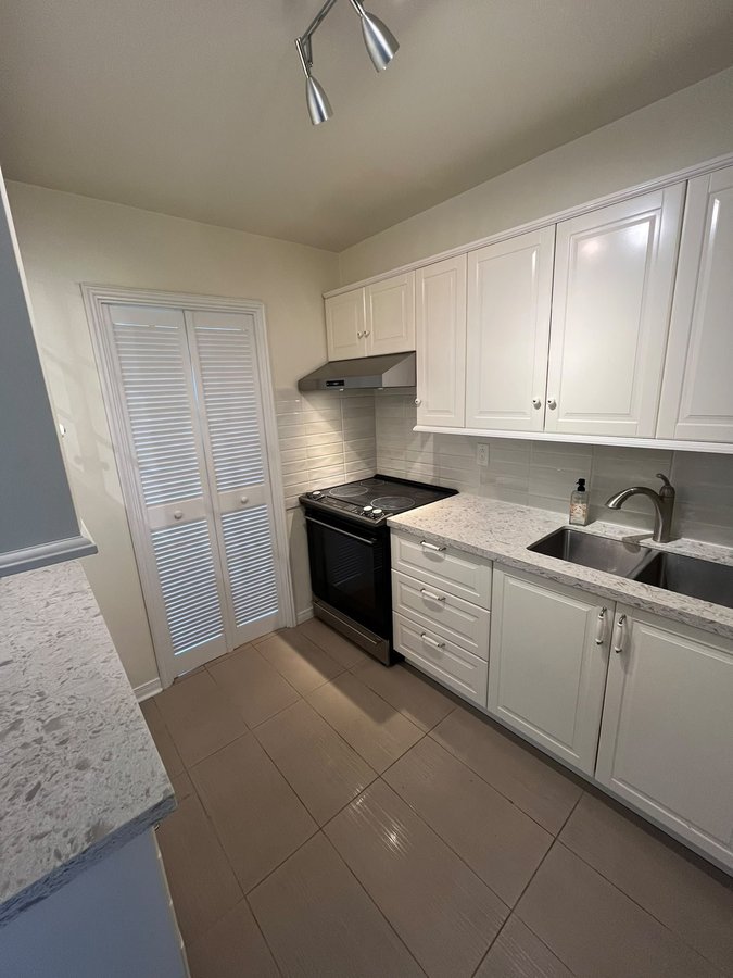360 Ridelle Avenue - Photo 9
