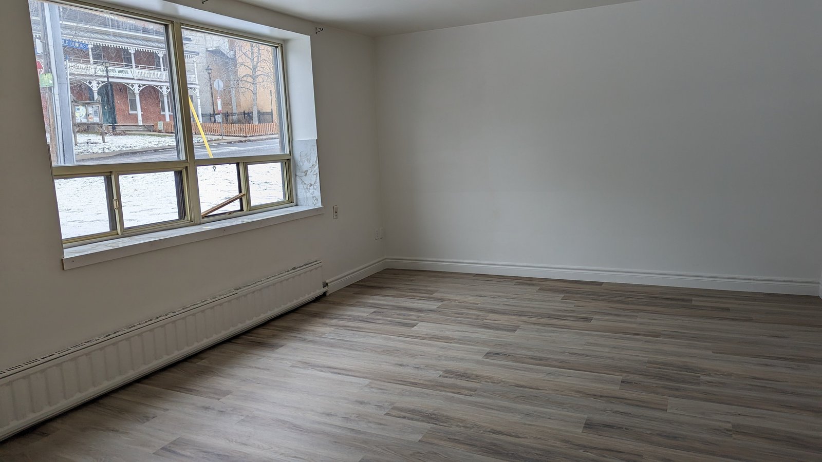 4075 Old Dundas Street - Photo 8