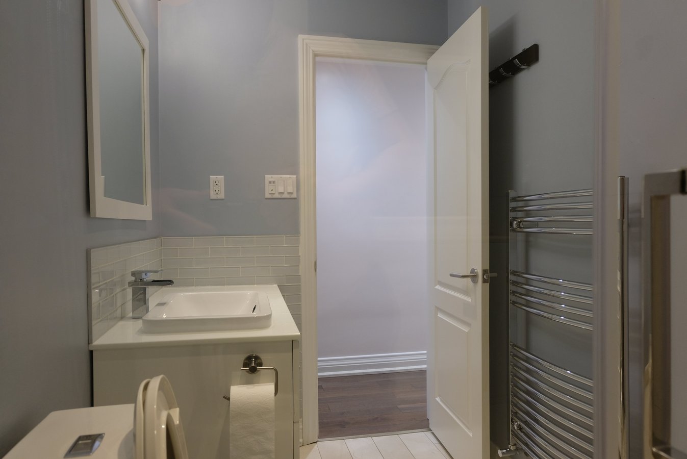 242 Jane Street - Photo 9