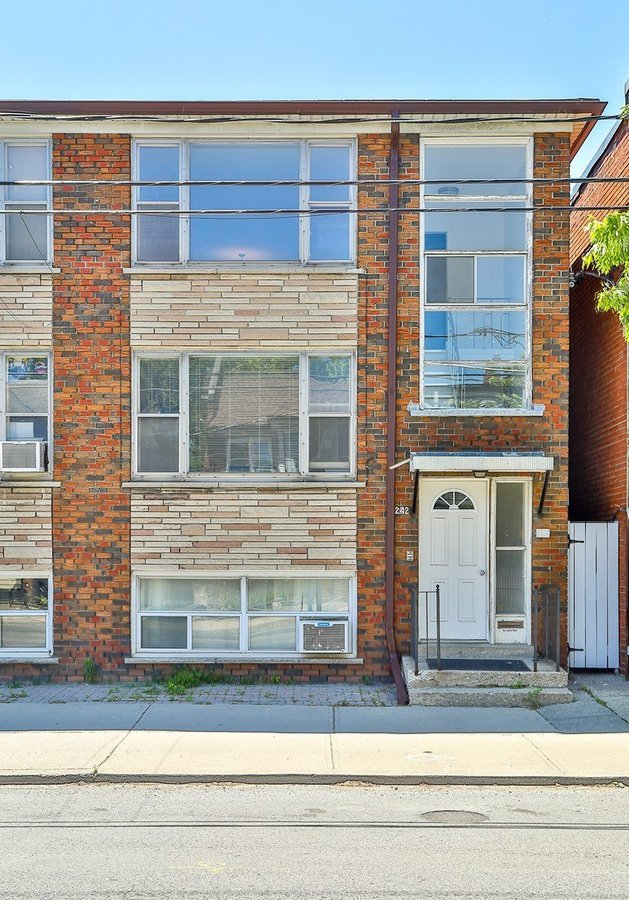 242 Jane Street - Photo 1