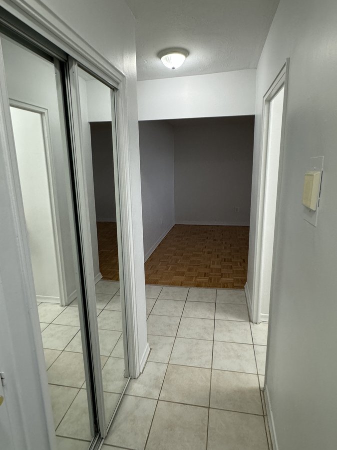 100 Raglan Avenue - Photo 8