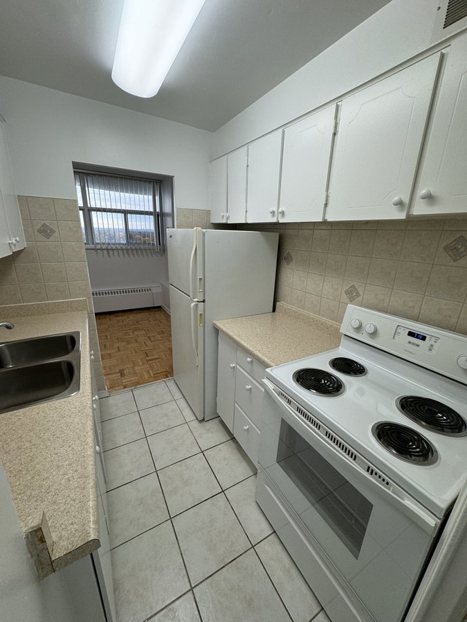 100 Raglan Avenue - Photo 11