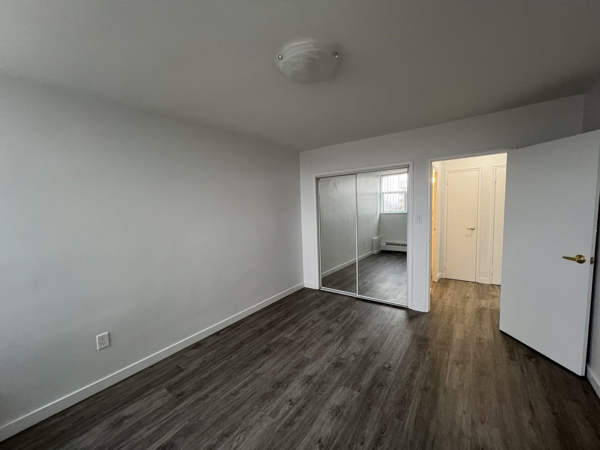 100 Raglan Avenue - Photo 5