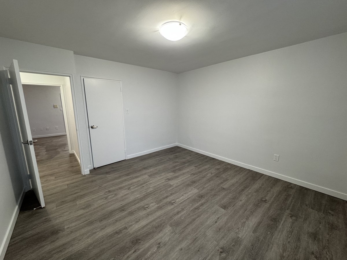 100 Raglan Avenue - Photo 7