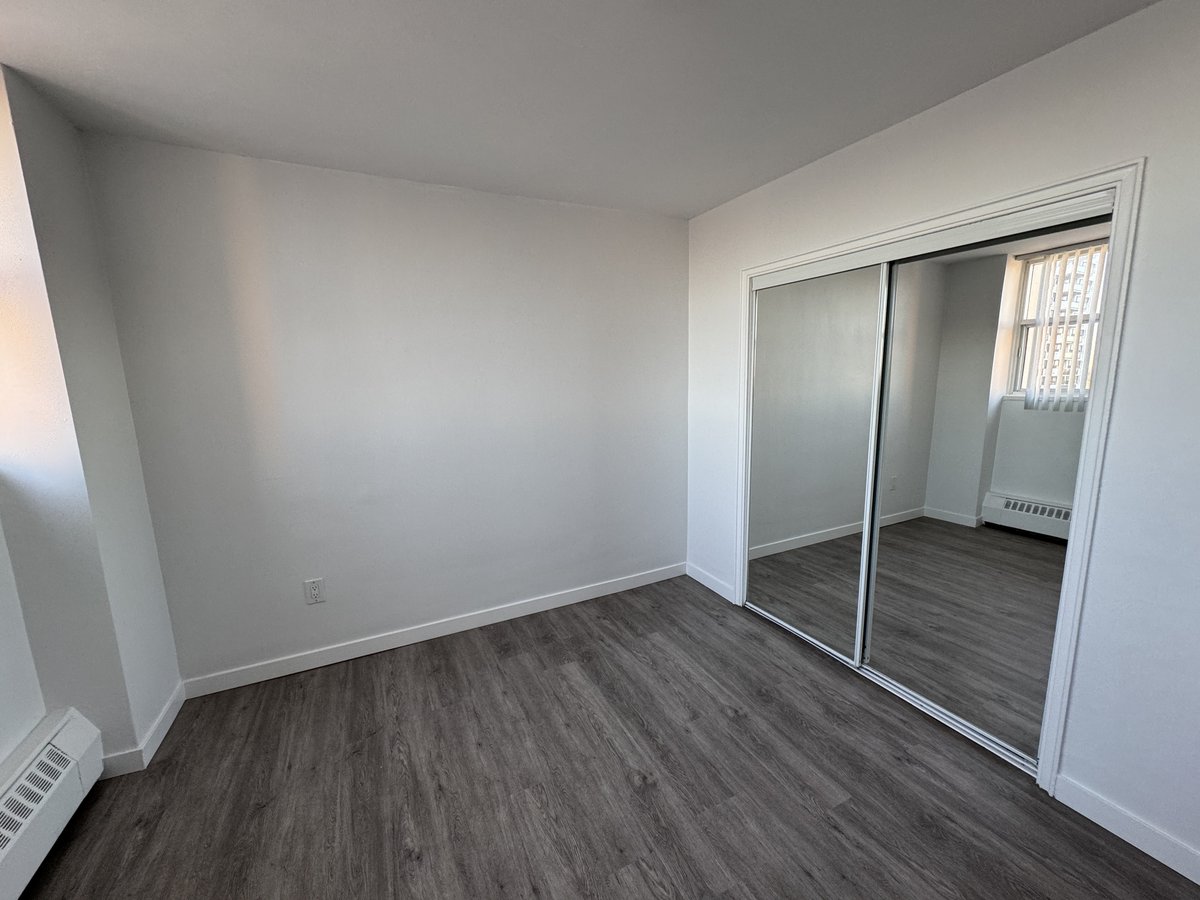 100 Raglan Avenue - Photo 13