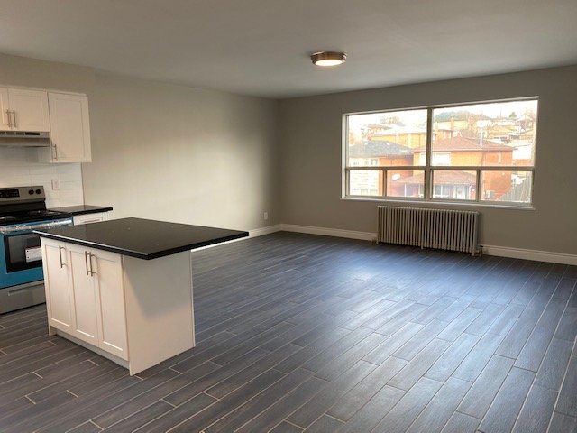 2558 Eglinton Avenue West - Photo 3