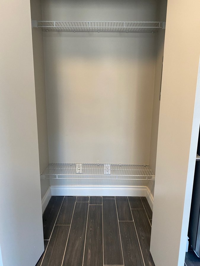 2558 Eglinton Avenue West - Photo 6