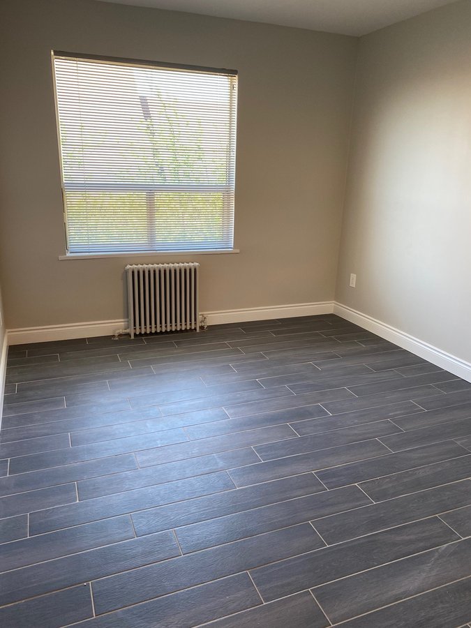 2558 Eglinton Avenue West - Photo 8