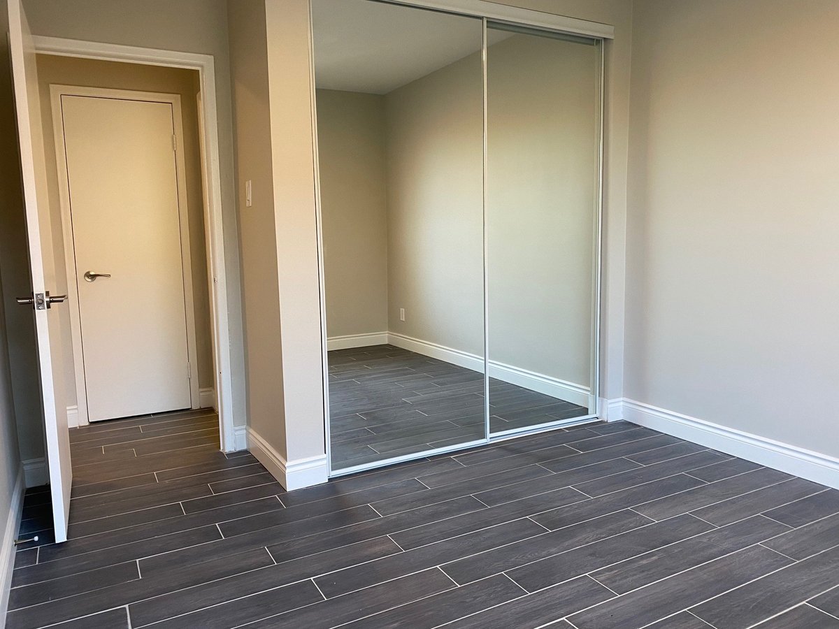 2558 Eglinton Avenue West - Photo 10