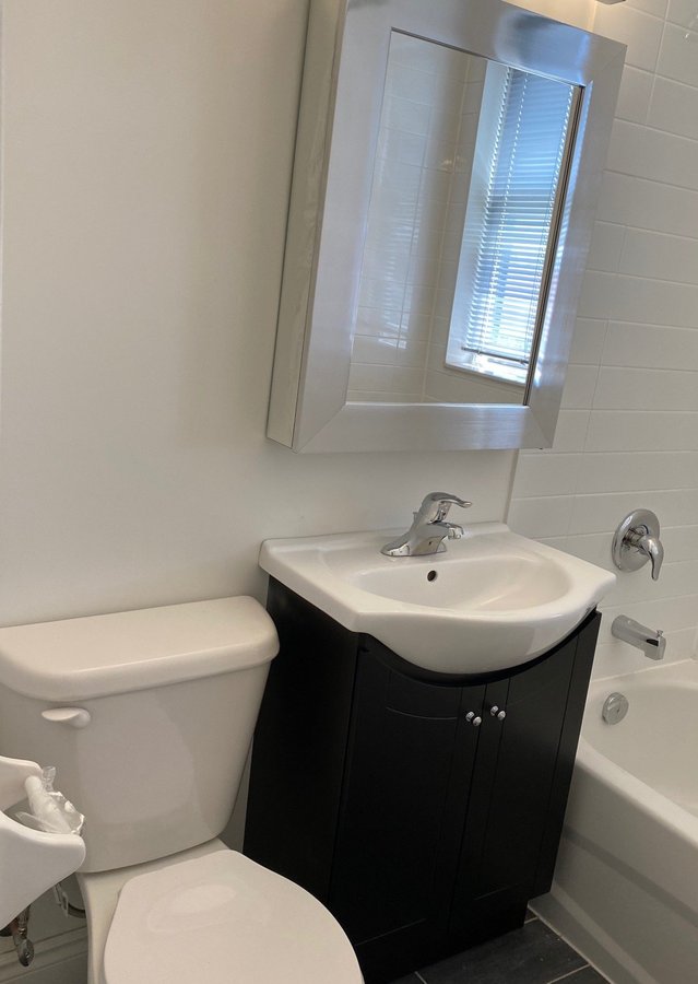2558 Eglinton Avenue West - Photo 12