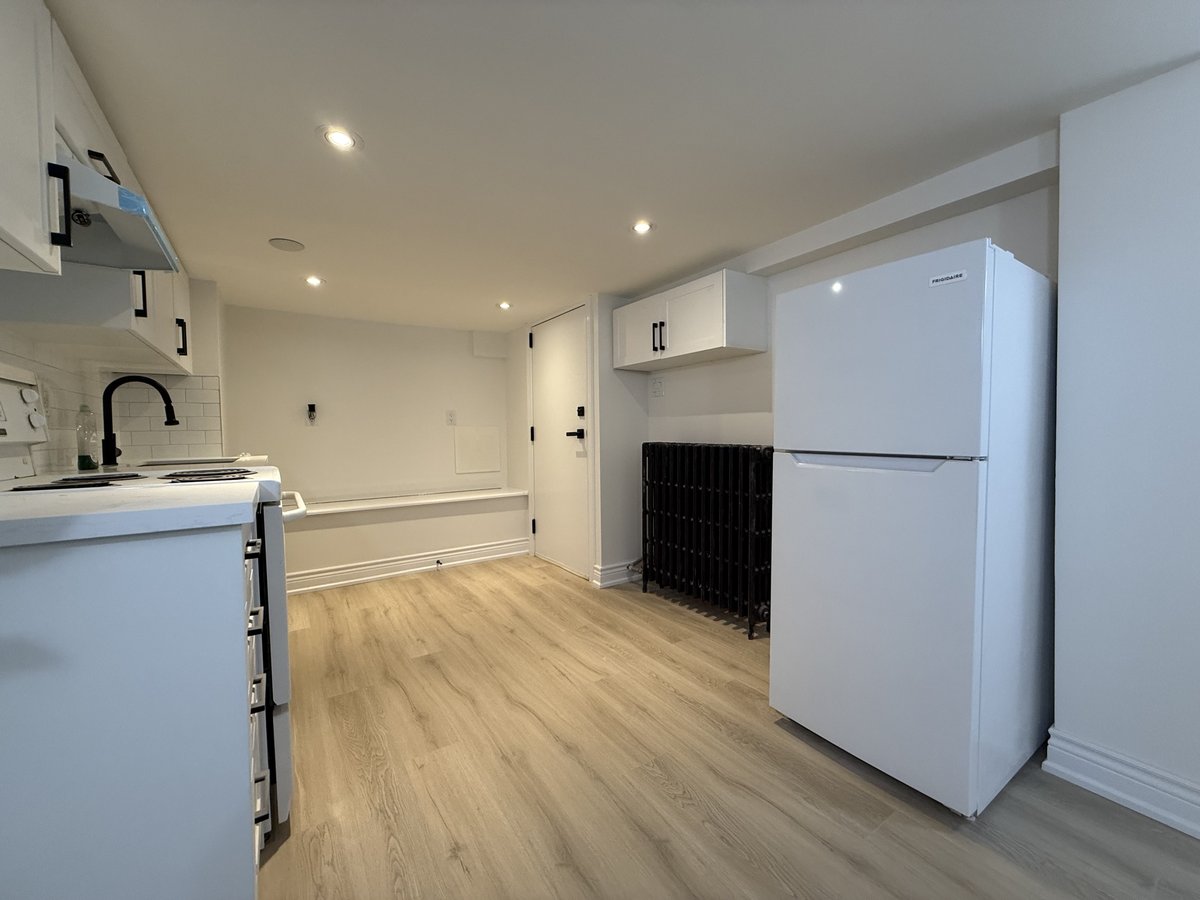 54 Lanark Avenue - Photo 8