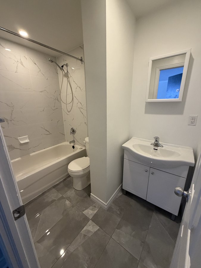 180 Vaughan Road - Photo 3