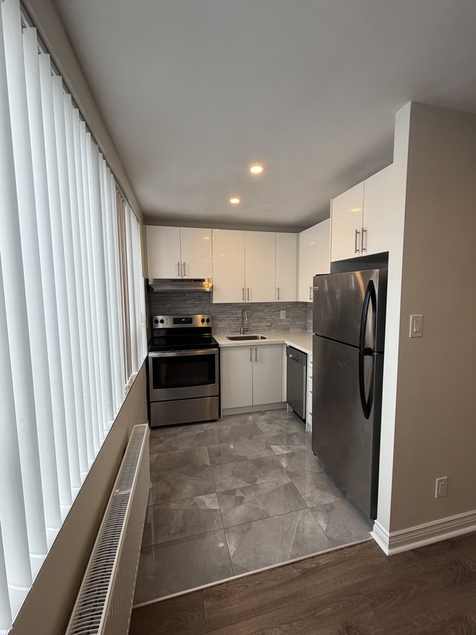 180 Vaughan Road - Photo 1