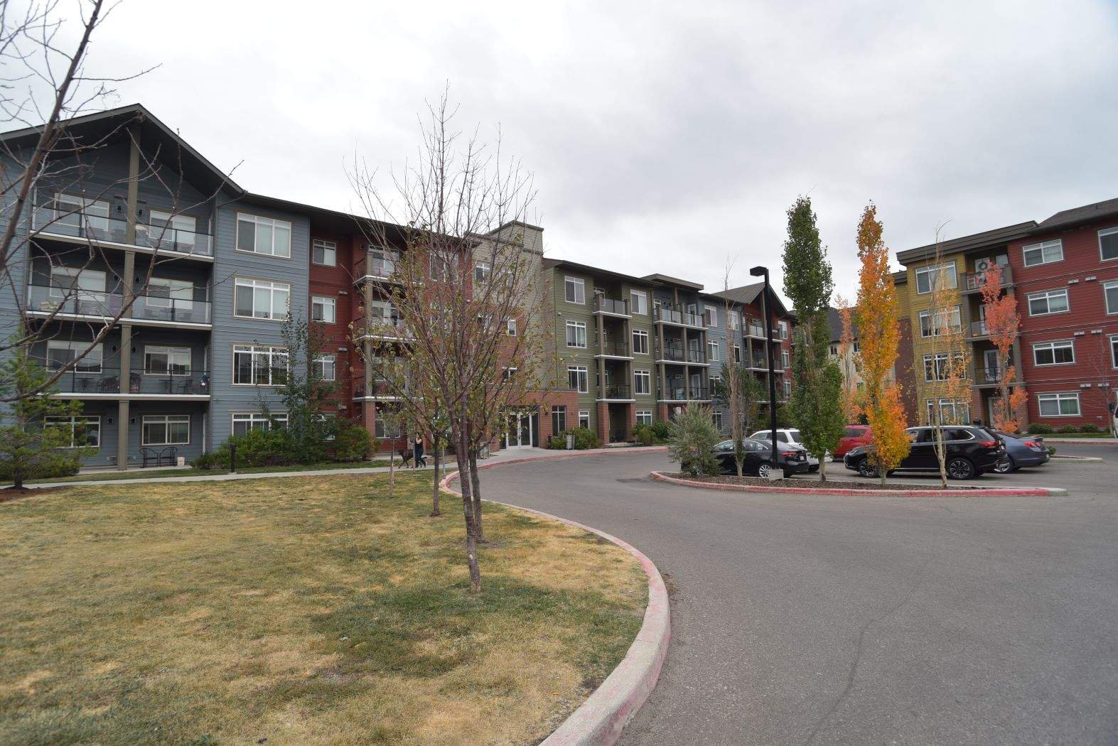 Rentals.ca ) 104 MacKenzie Way SW, Airdrie AB for Rent