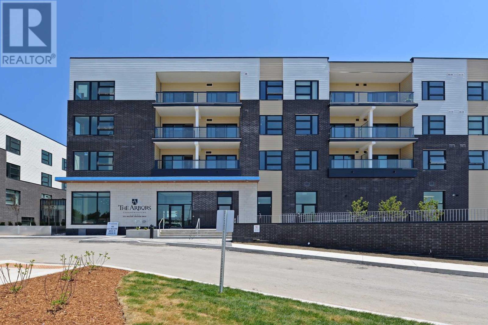 Rentals.ca ) 555 William Graham Drive, Aurora ON for Rent