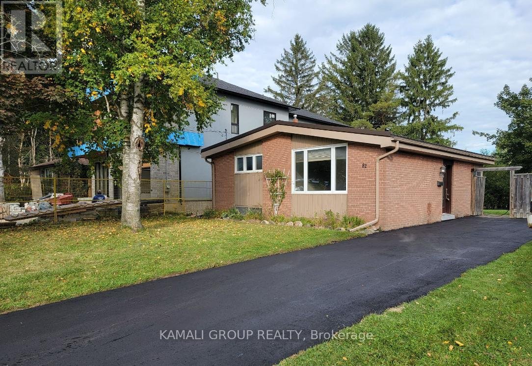 82 MURRAY DR 82 Murray Drive, Aurora, ON