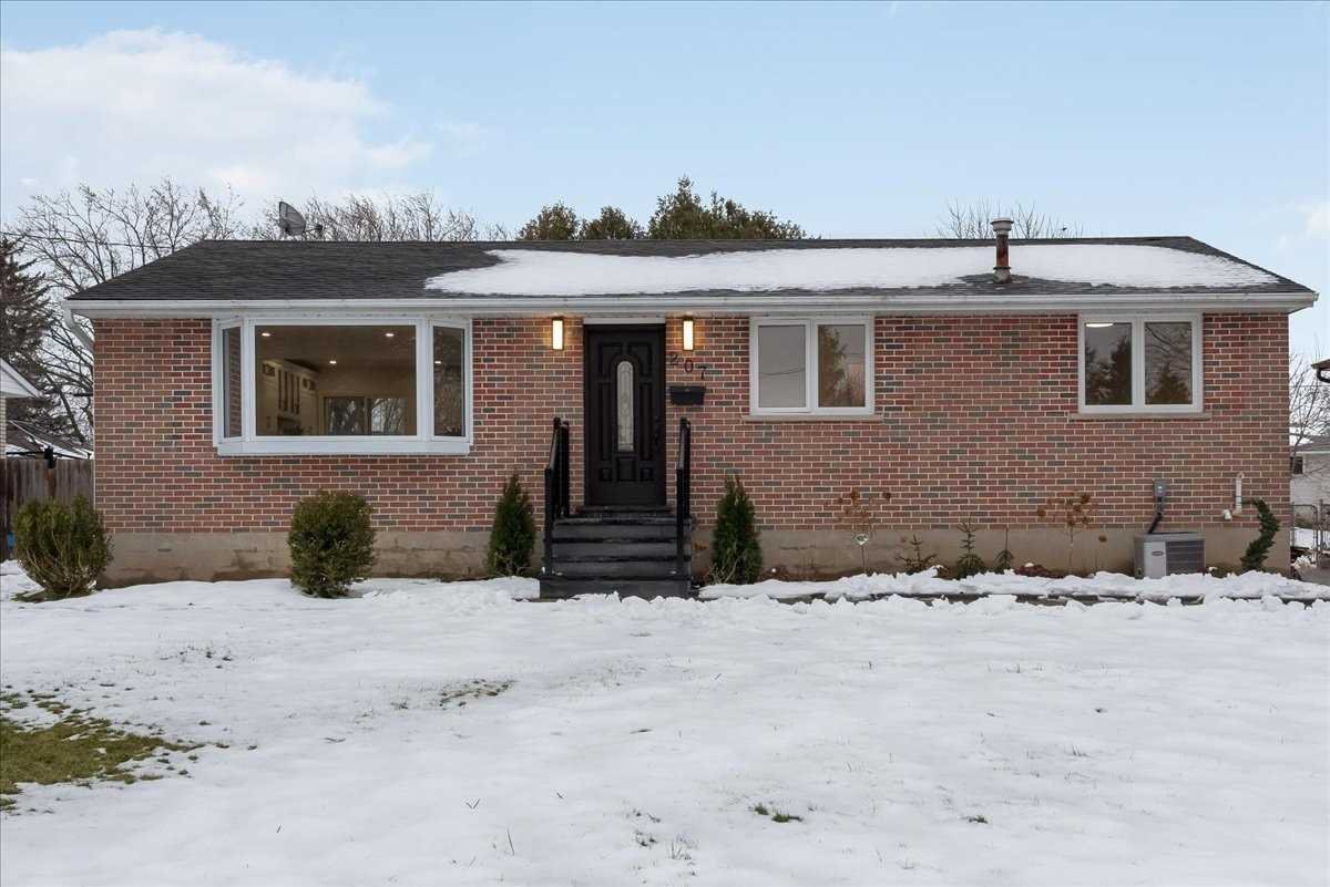 207 Garson Street, Barrie, ON House for rent