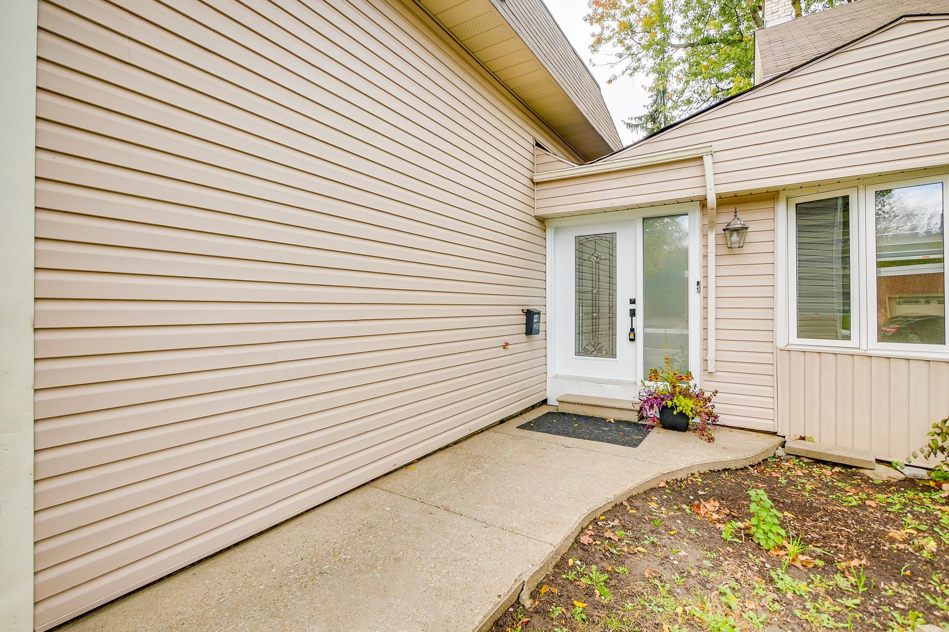 Rentals.ca ) 119 Main Street South, Brampton ON for Rent