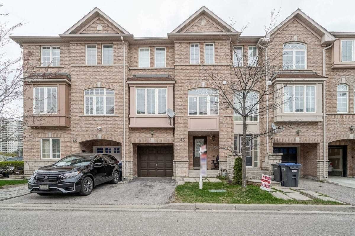 34 Oban Road, Brampton, ON Town House for rent