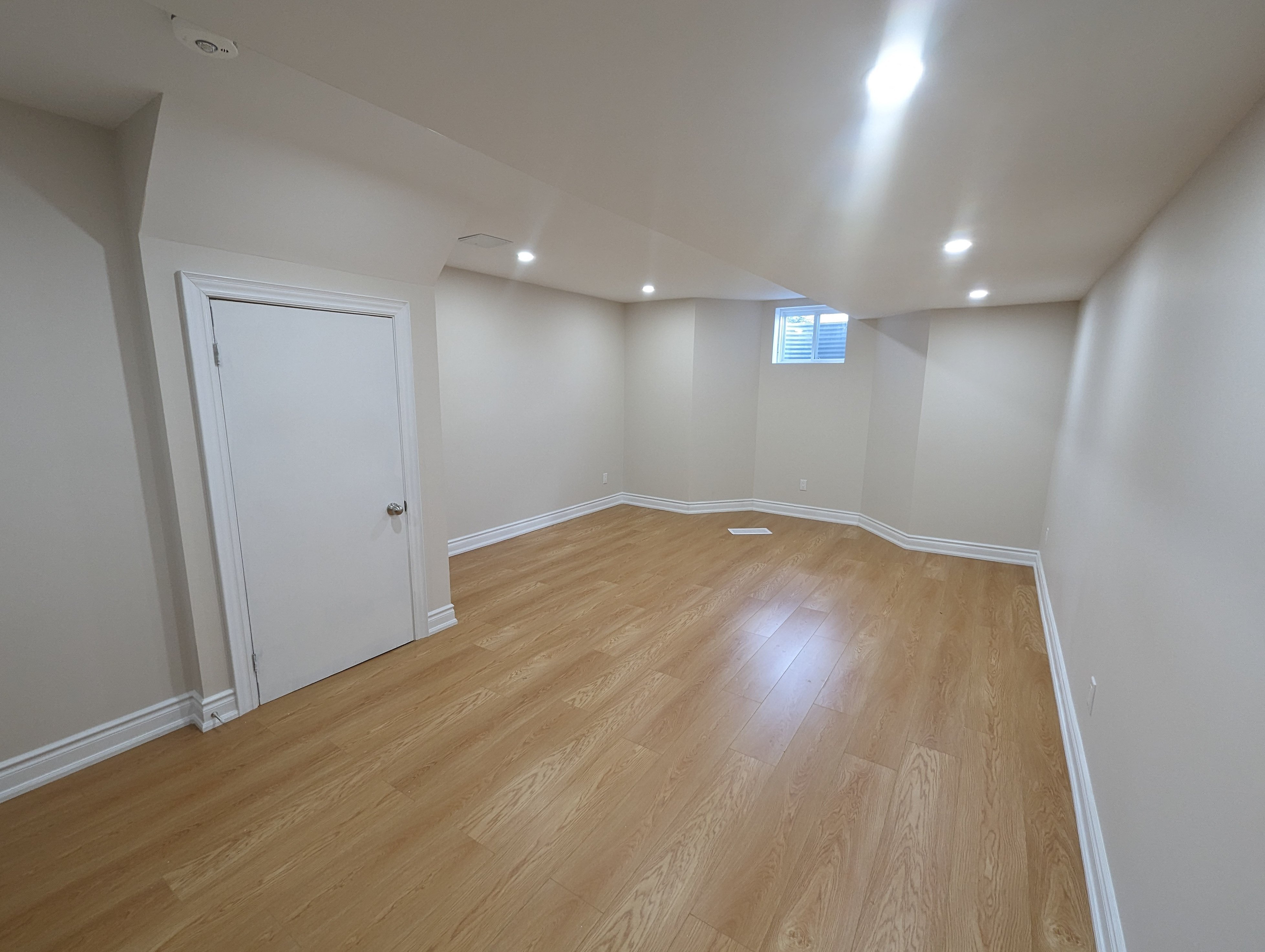 318 Veterans Drive, Brampton, ON Room for rent