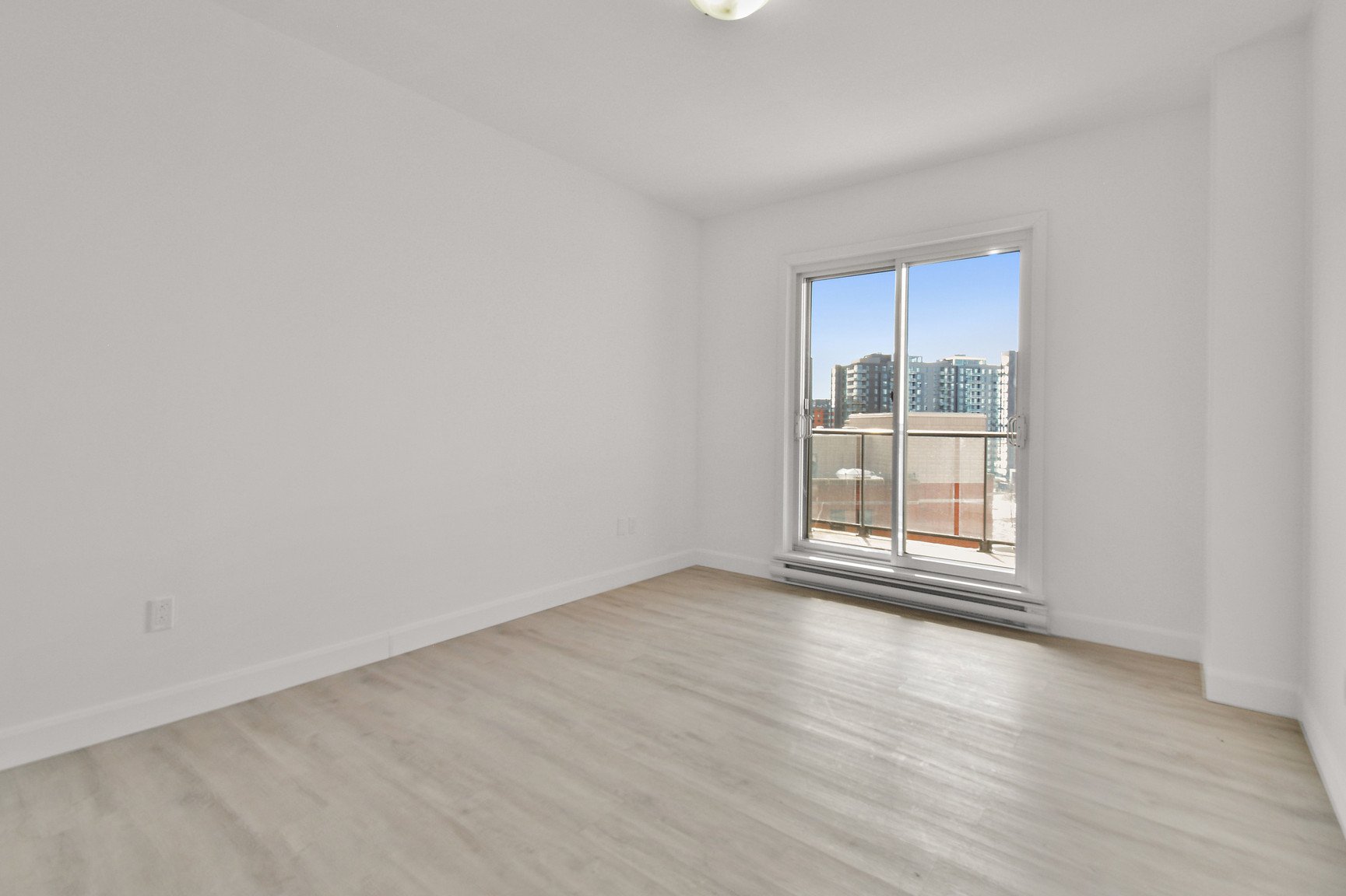 Rentals.ca 8125 Boul. Du SaintLaurent, Brossard QC for Rent