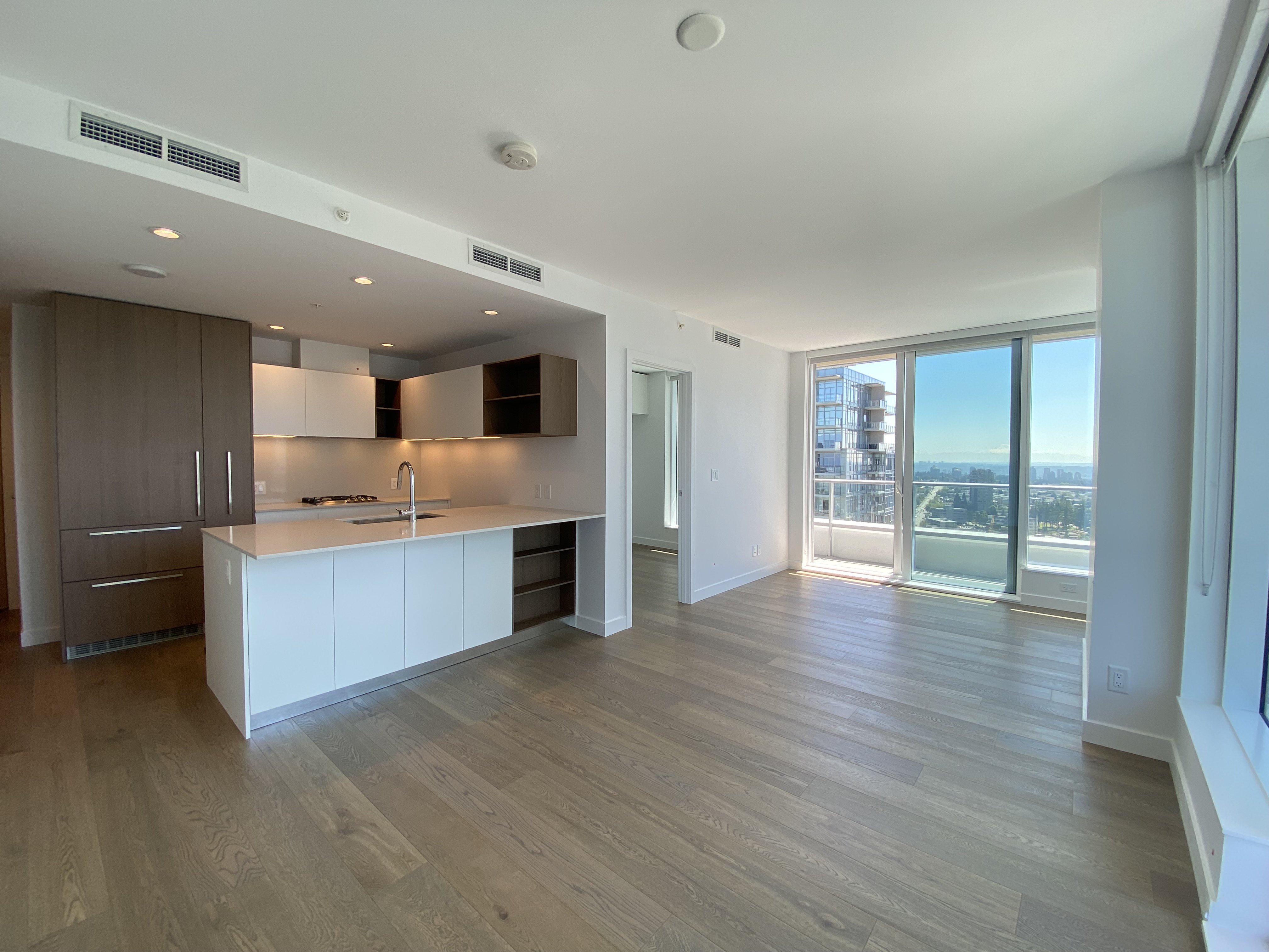 6000 McKay Avenue, Burnaby, BC Condo for rent