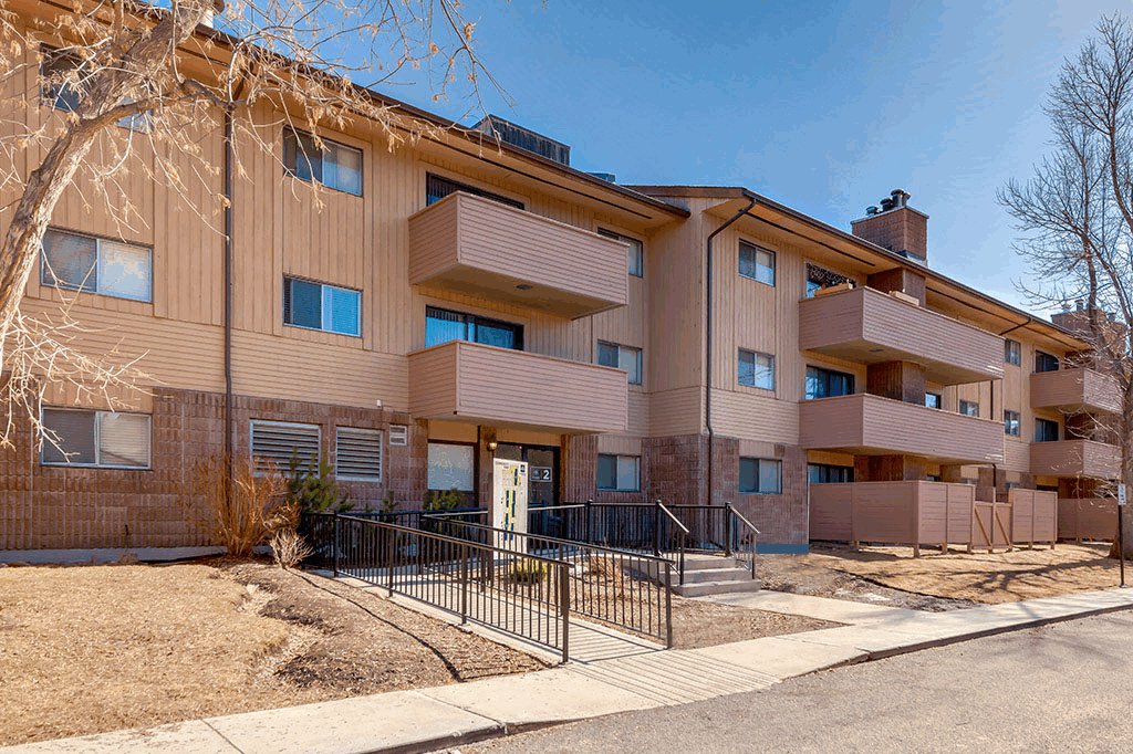 Rentals.ca ) 2120 Southland Dr SW, Calgary AB for Rent