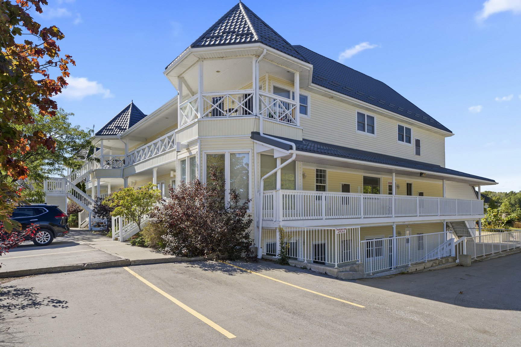 Lakeside Landing Residences at 3962 Lakeshore Road 3962 Lakeshore Rd