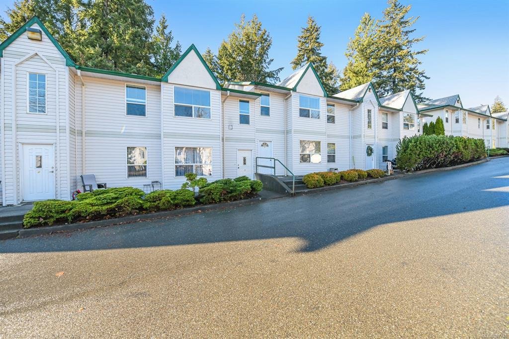 1535 Dingwall Road, Courtenay, BC Apartment for rent