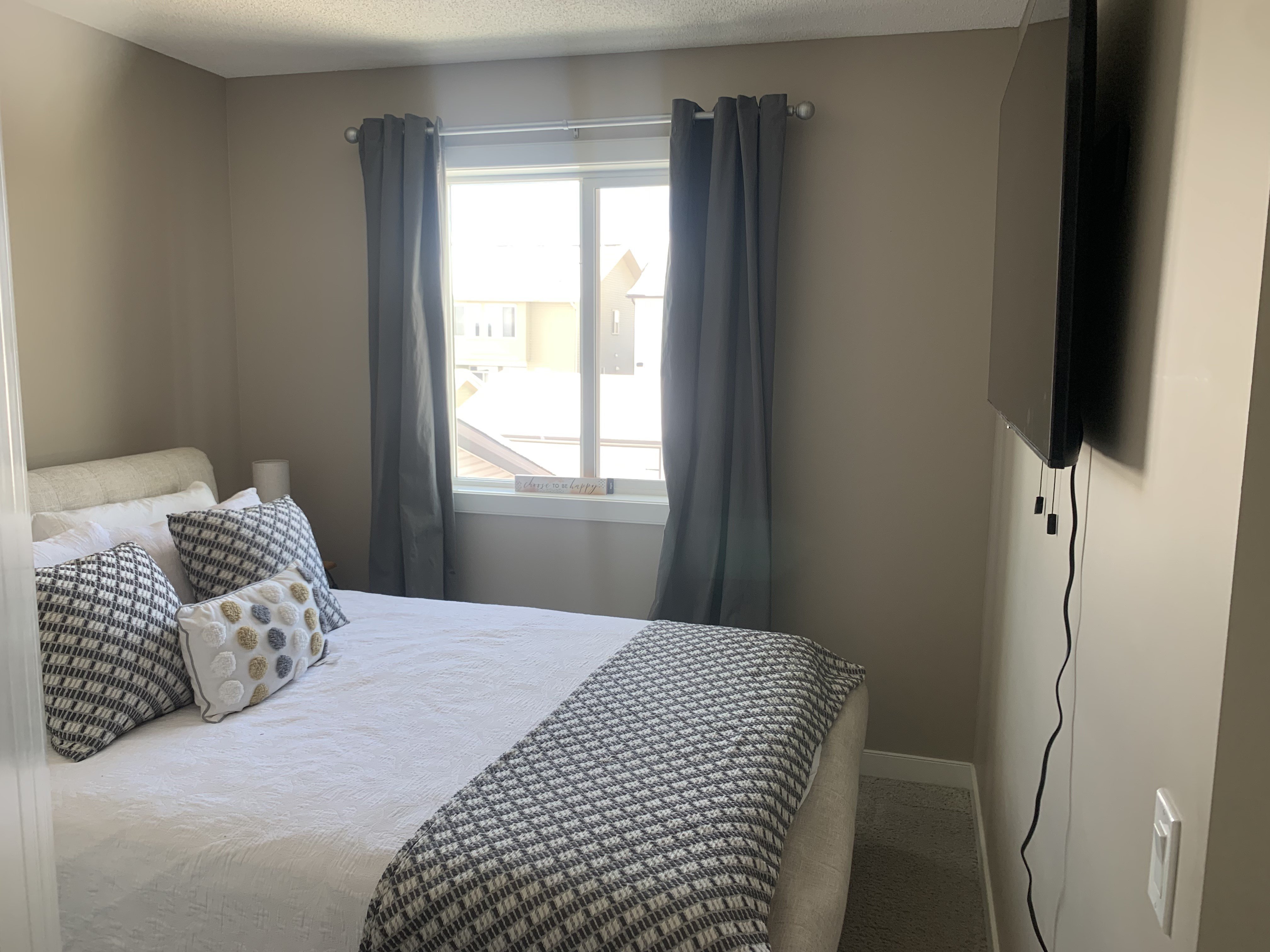 Legacy Crescent Southeast, De Winton, AB Room for rent