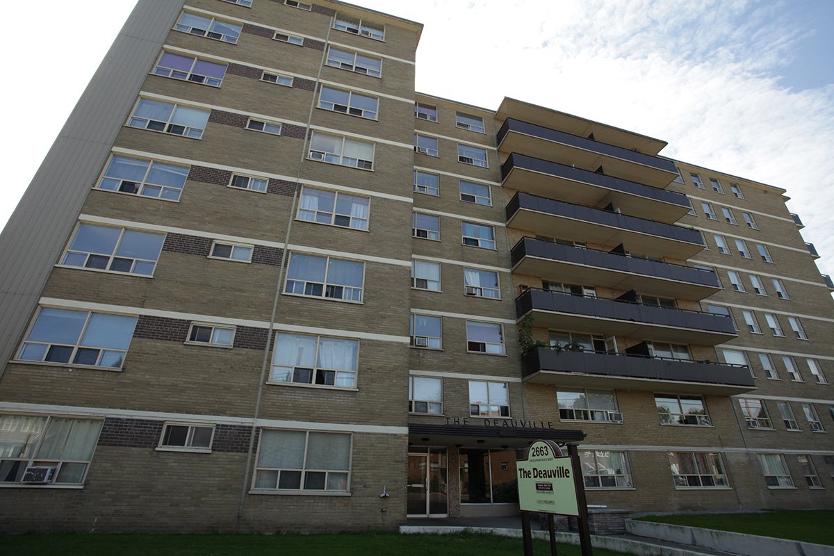 Rentals.ca ) 2663 Lakeshore Blvd. West, Etobicoke ON for Rent