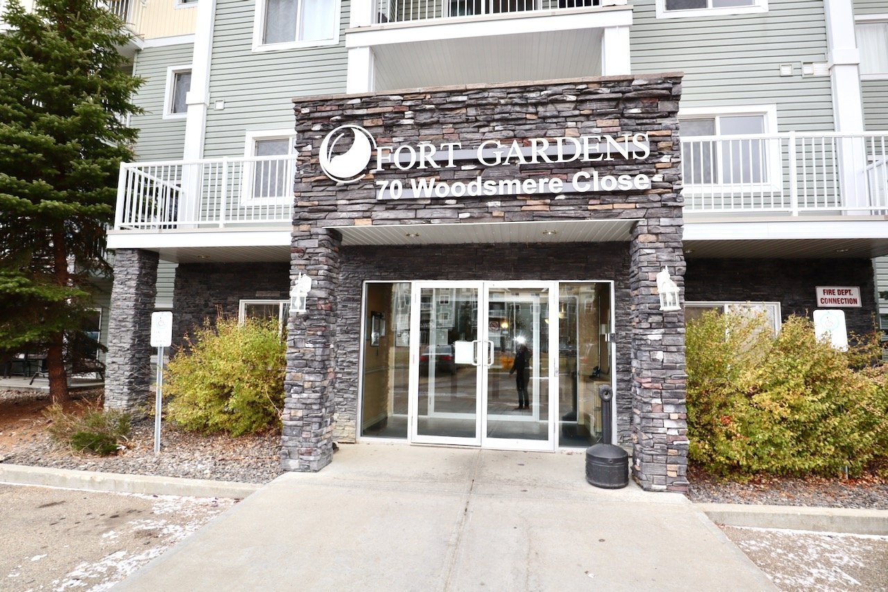 Rentals.ca ) 70 Woodsmere Close, Fort Saskatchewan AB for Rent