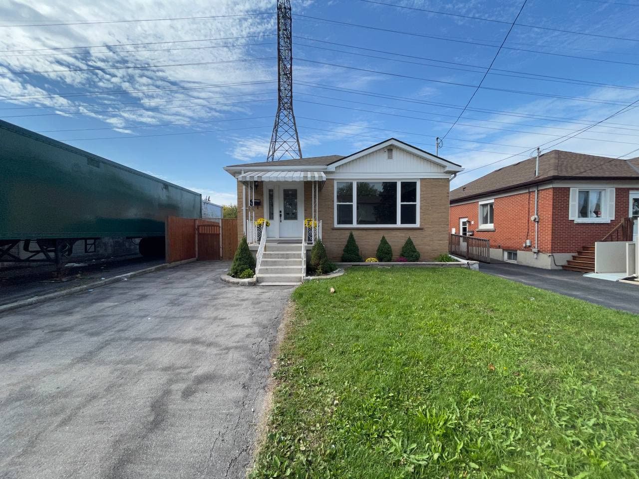 11 Selkirk Avenue, Hamilton, ON House for rent