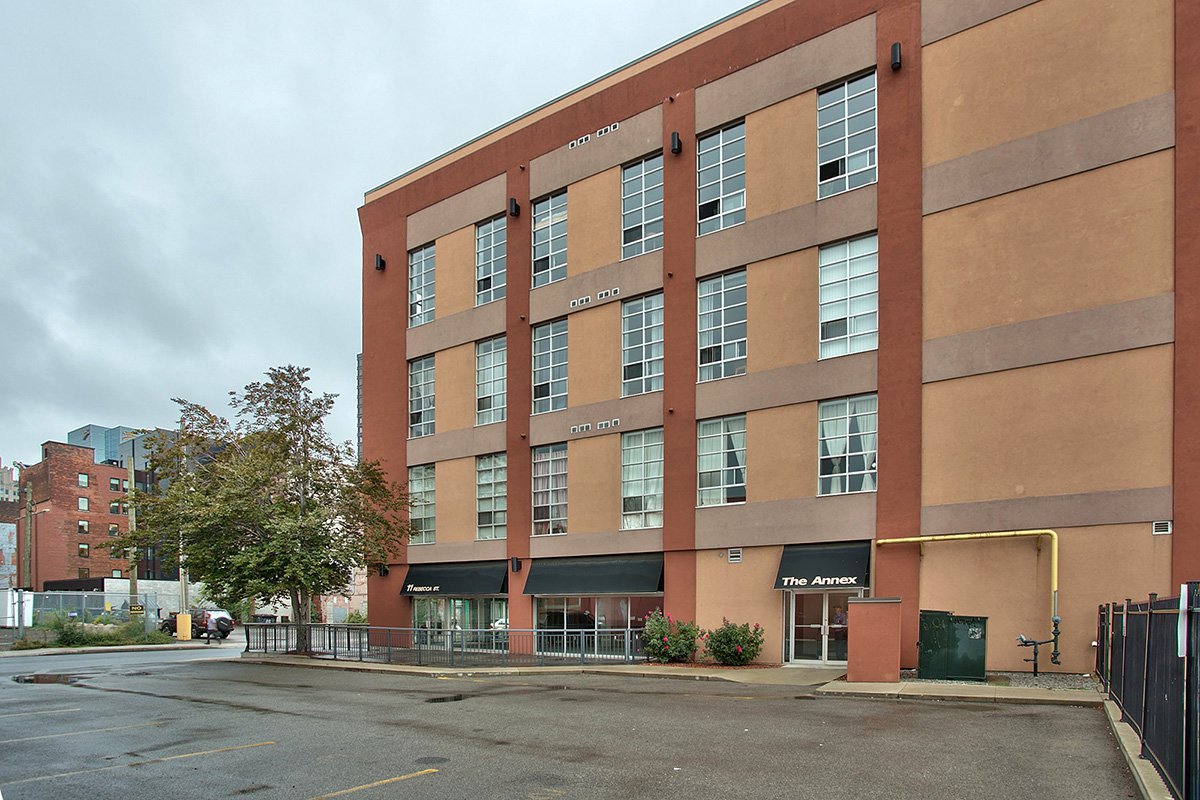 Rentals.ca ) 11 Rebecca Street, Hamilton ON for Rent