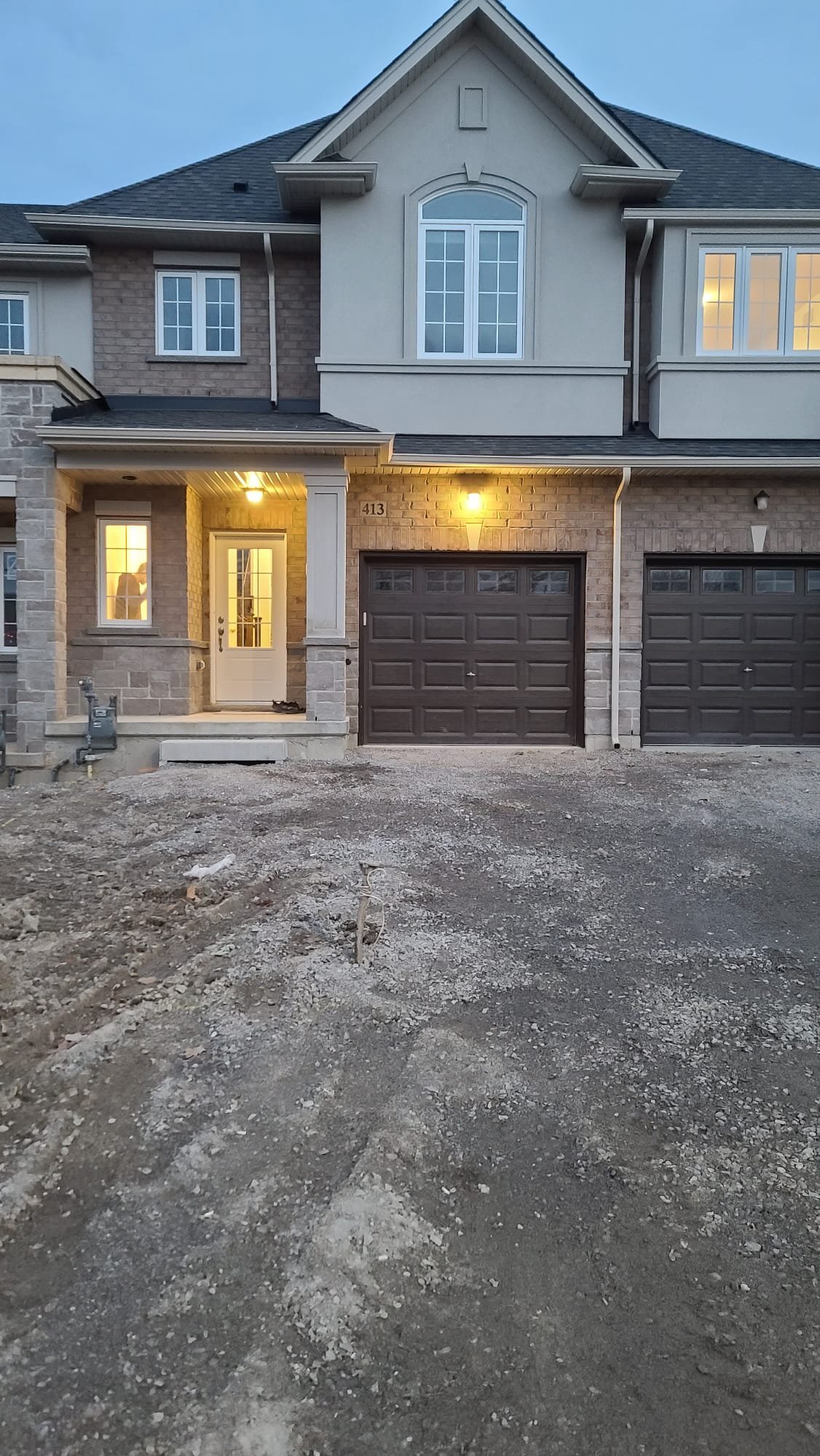 413 East 16th Street, Hamilton, ON Town House for rent