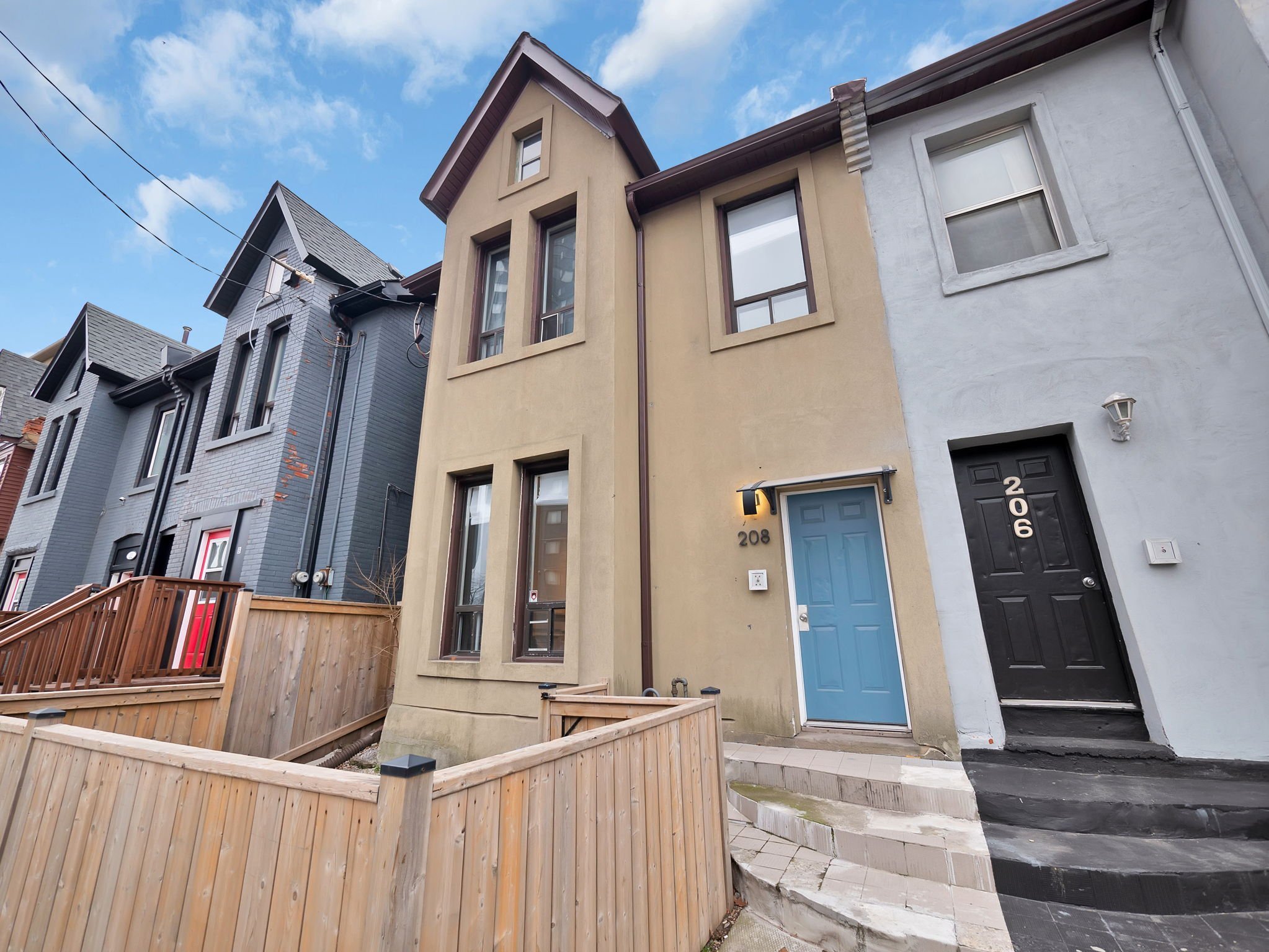 Rentals.ca 208 Wilson Street, Hamilton ON for Rent