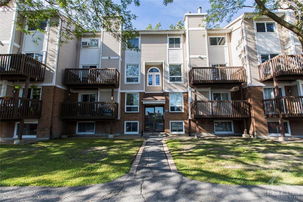 Rentals.ca ) 240 Fenerty Court, Kanata ON for Rent