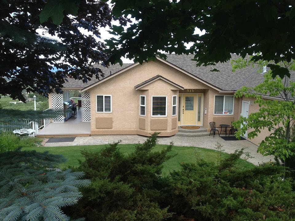 Rentals.ca ) 916 Ackerman Court, Kelowna BC for Rent