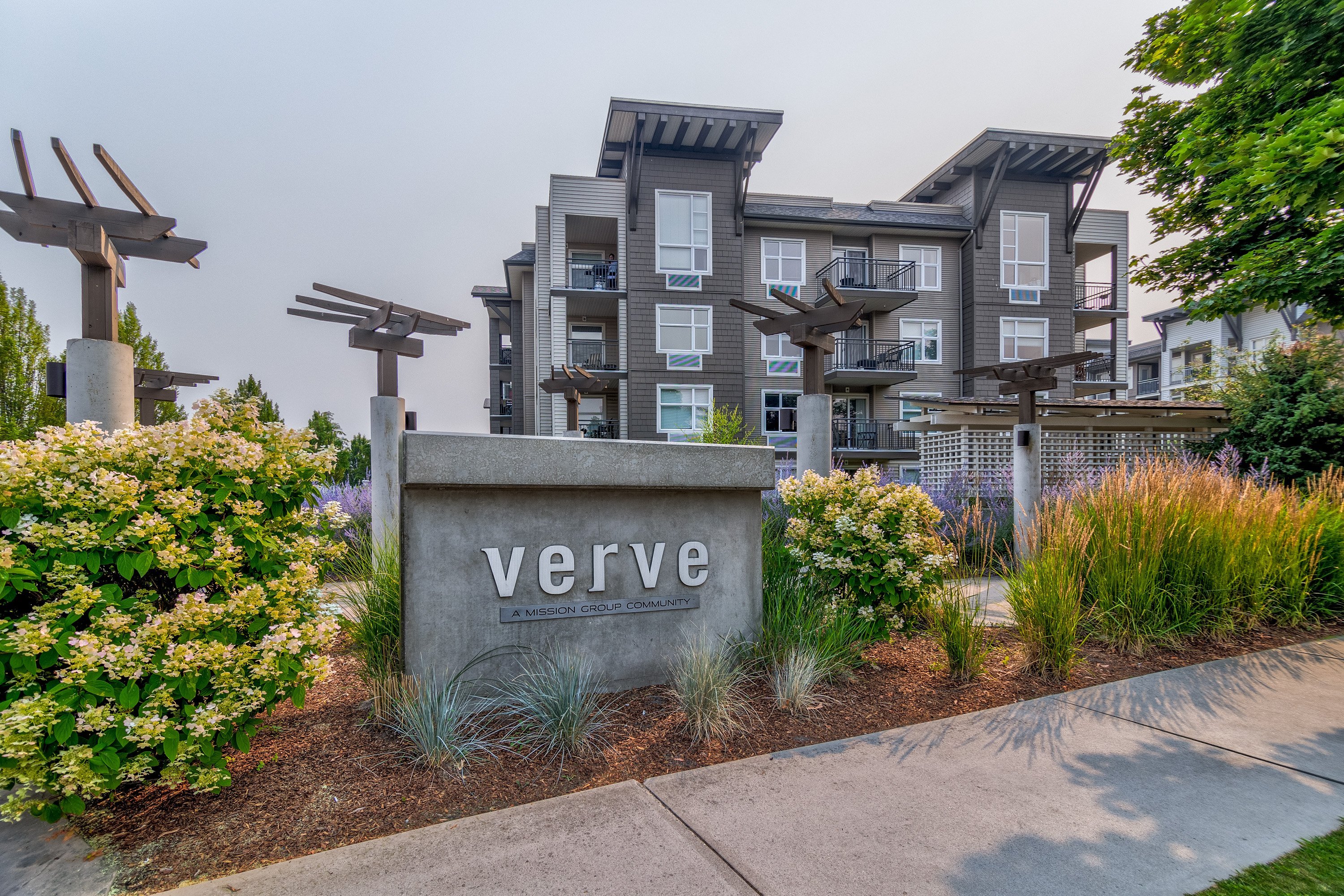 Rentals.ca ) 555 Yates Road, Kelowna BC for Rent