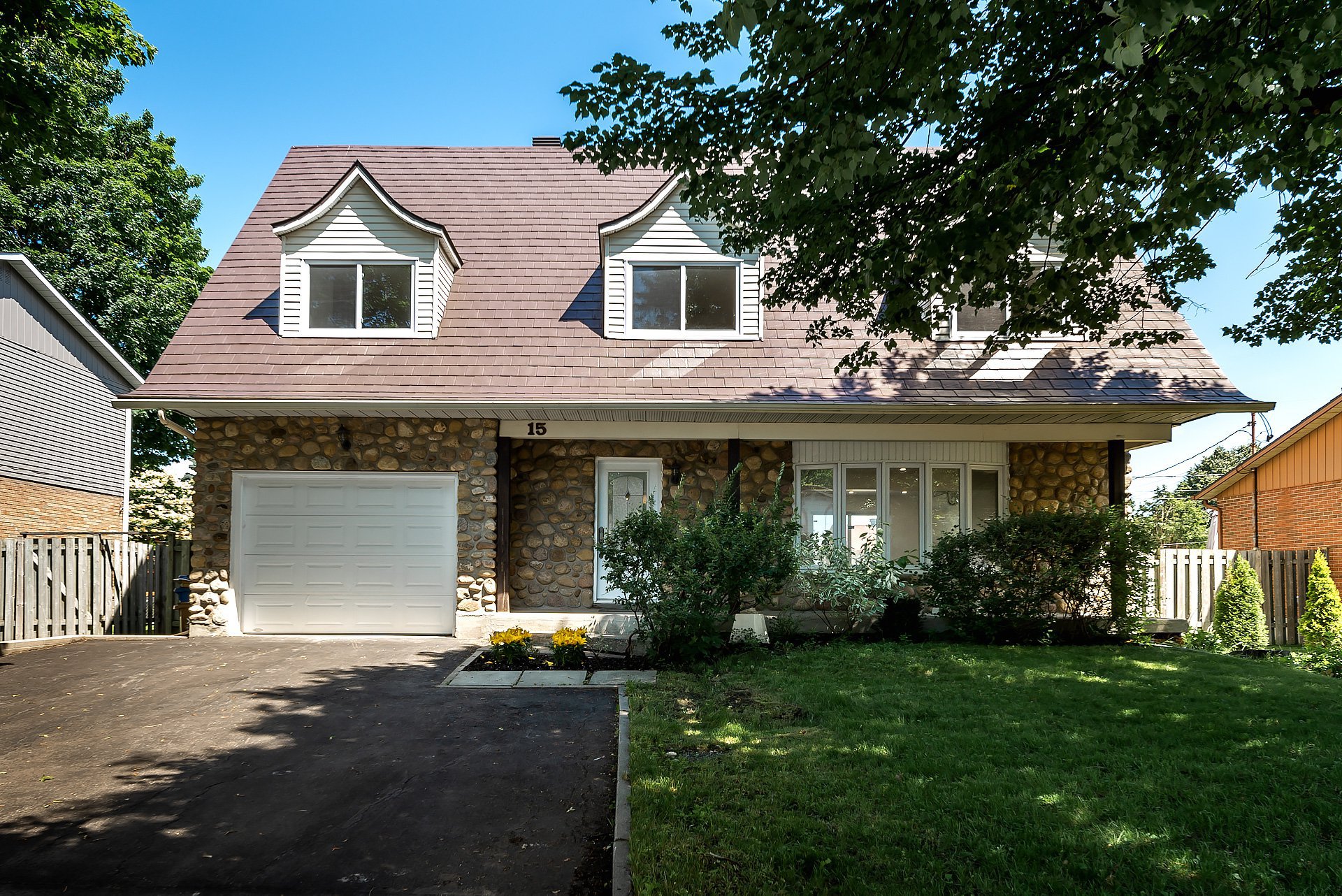 Rentals.ca ) 15 Rue de Montevideo, Kirkland QC for Rent