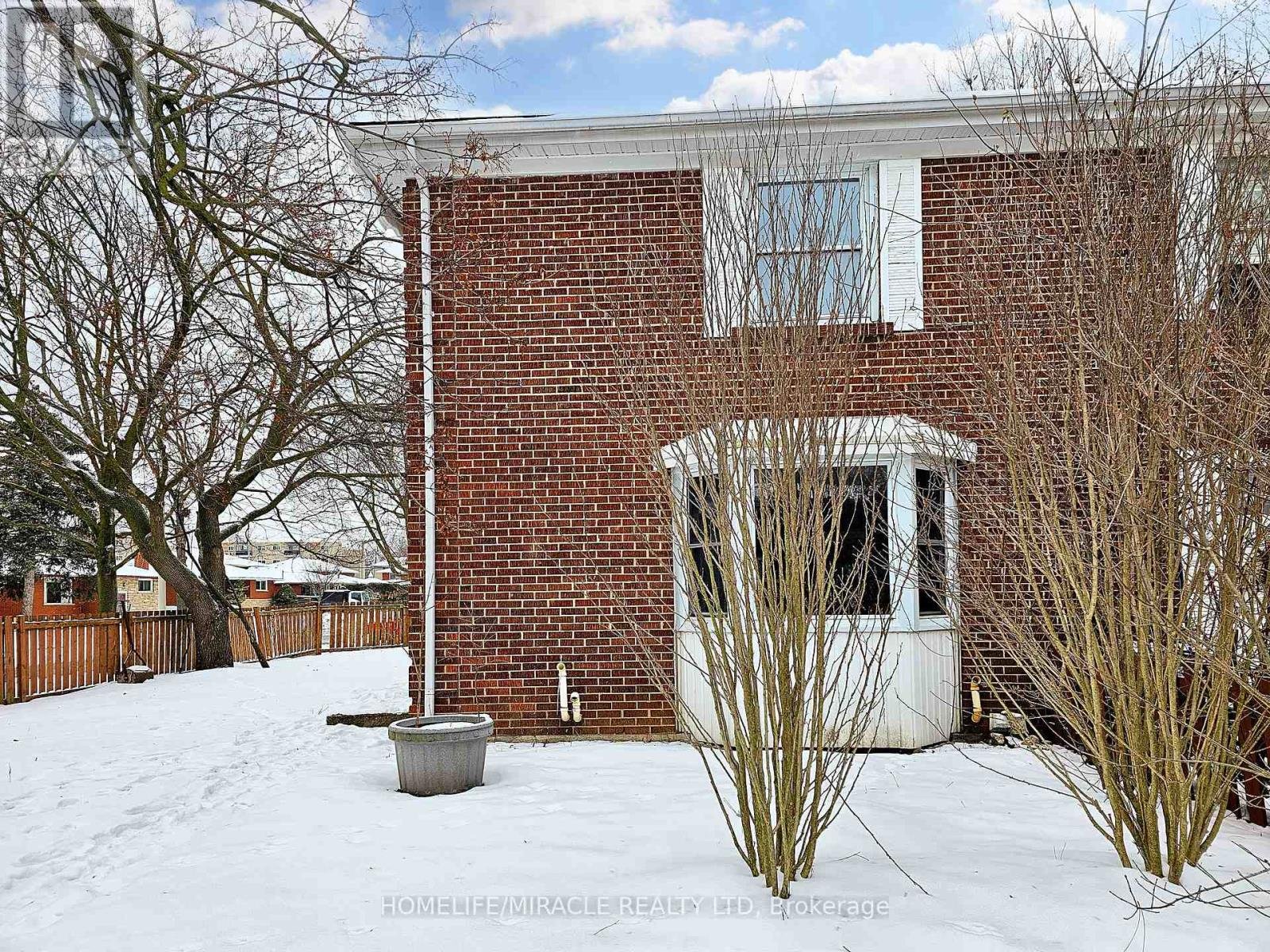 Rentals.ca 137 Jansen Ave, Kitchener ON for Rent