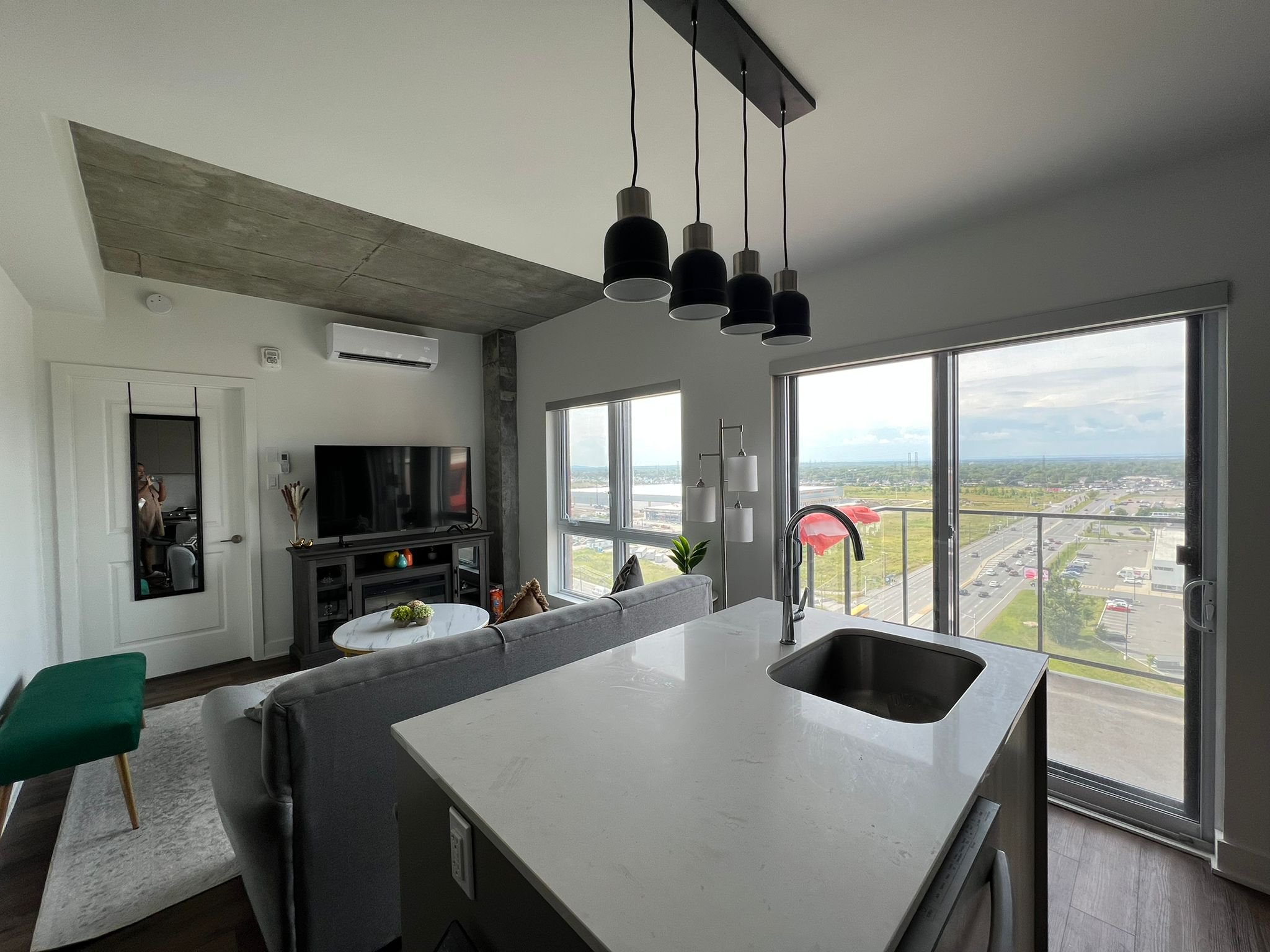 Rentals.ca ) 3980 Boulevard SaintElzéar Ouest, Laval QC for Rent