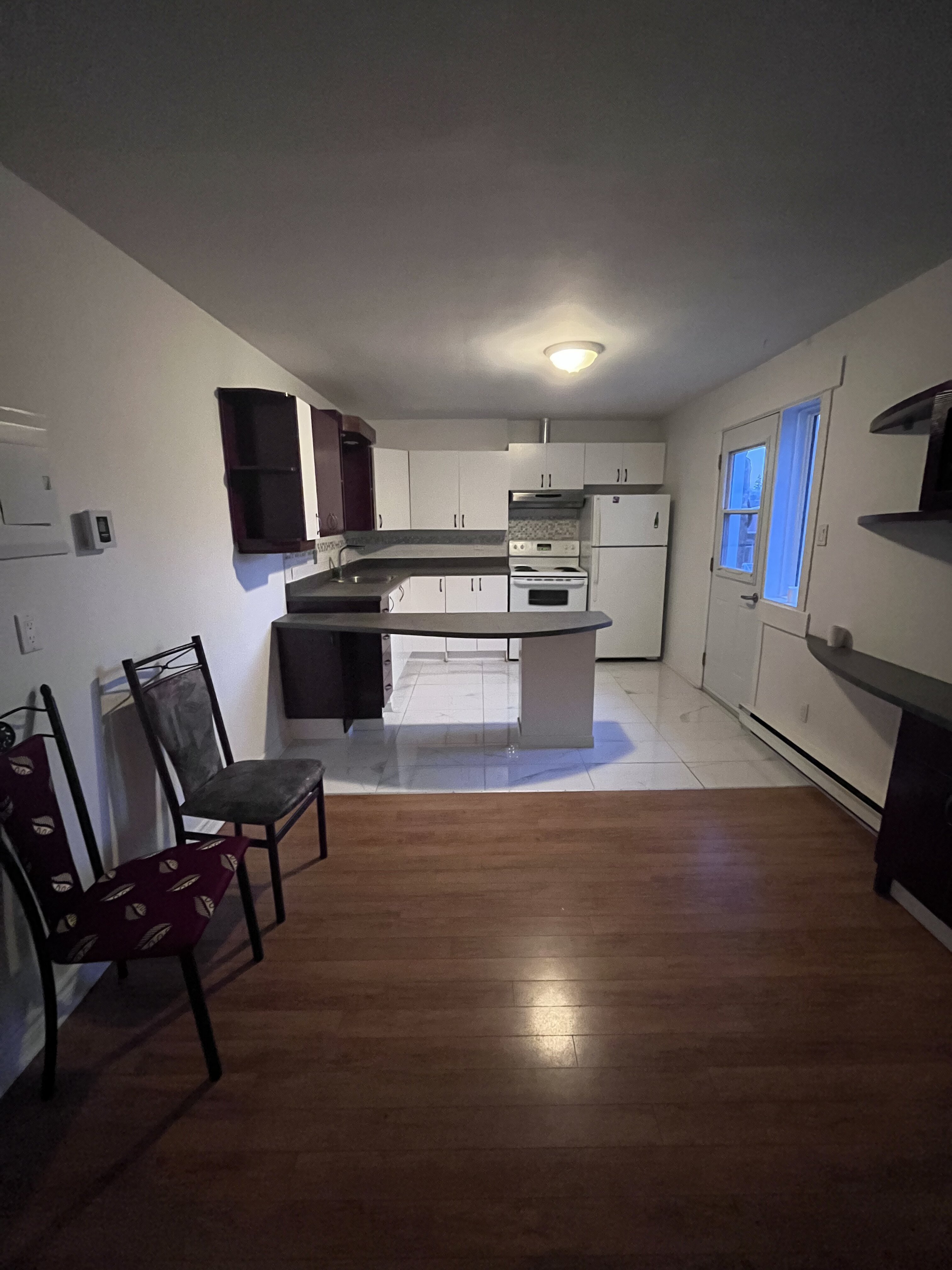 Rentals.ca ) 15 59e Av, Laval QC for Rent