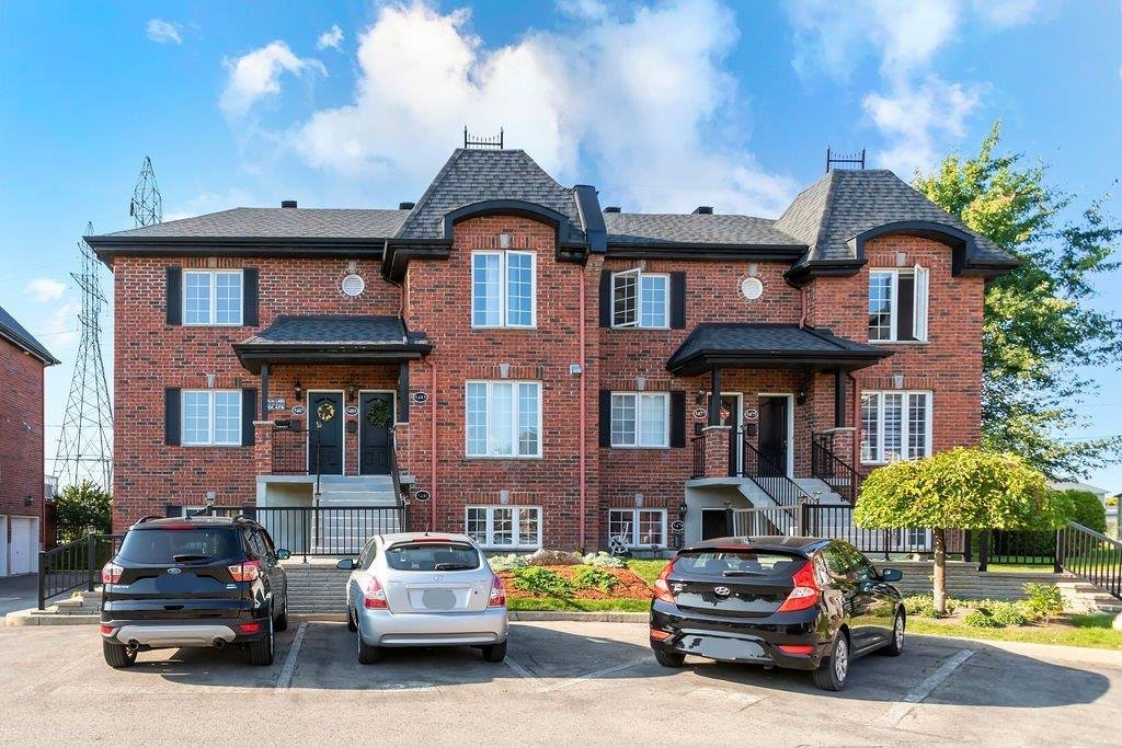 Rentals.ca 5487 Boulevard des Laurentides, Laval QC for Rent