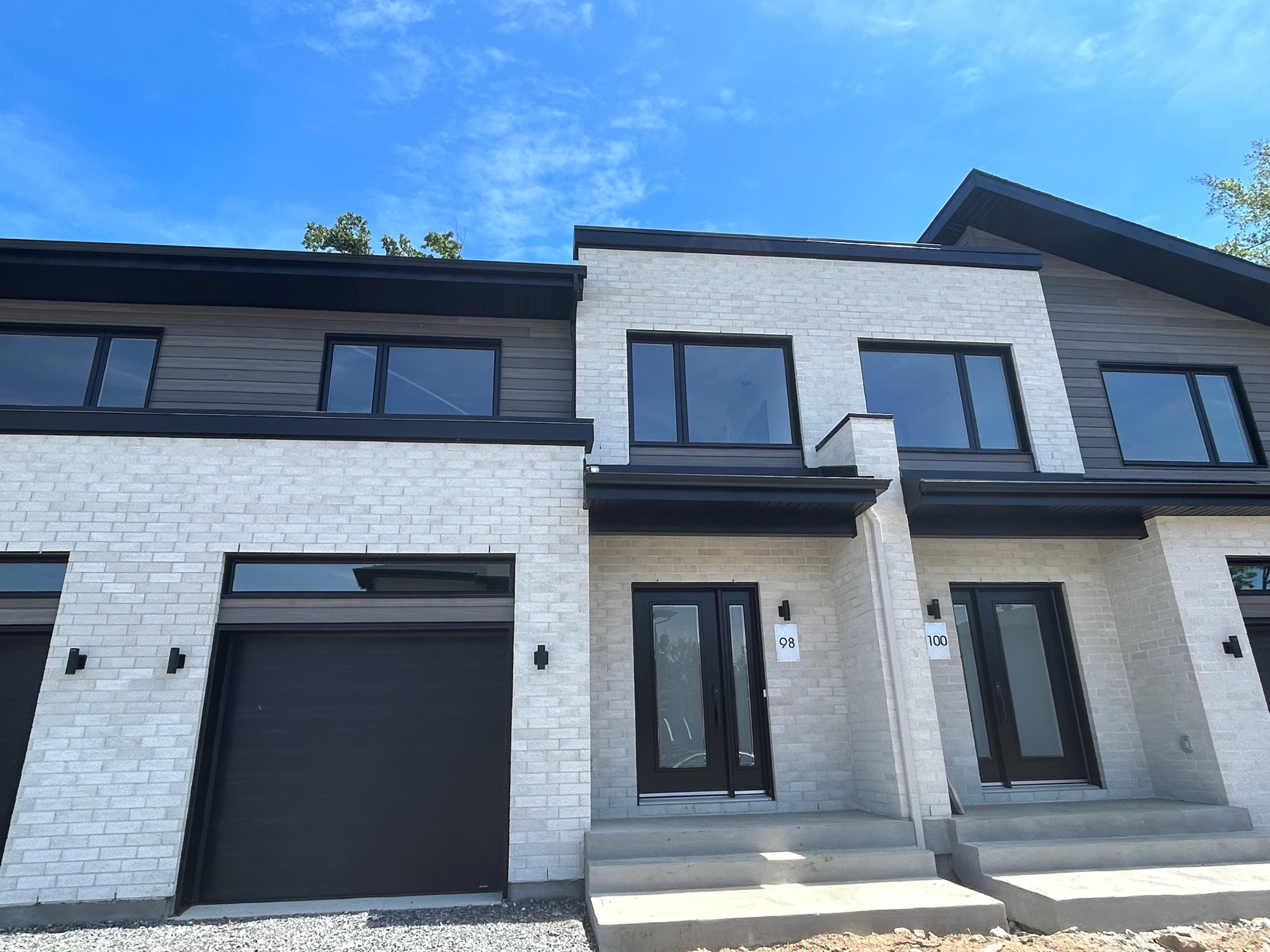 98 Croissant des Trèfles, L'ÎlePerrot, QC Town House for rent