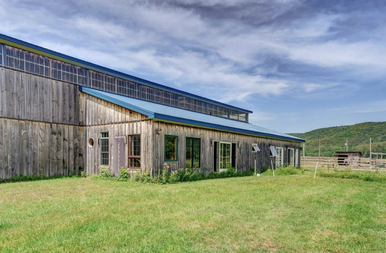 Rentals.ca ) 1877 Chemin de la Montagne, Luskville QC for Rent
