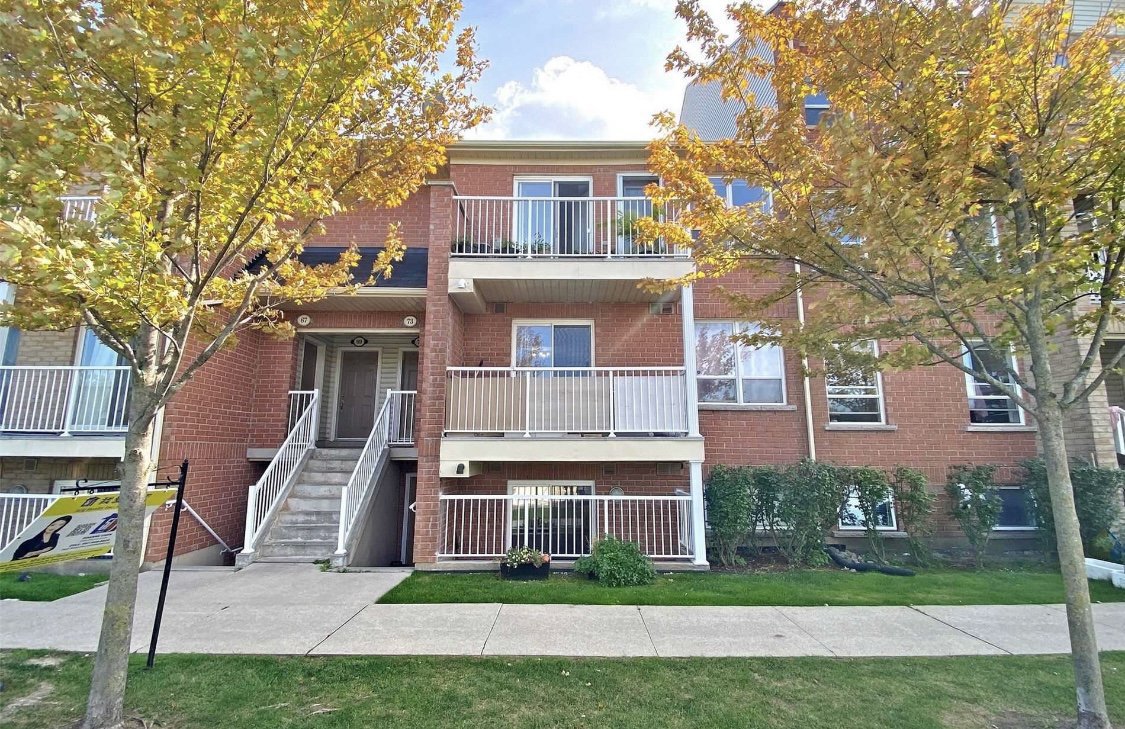 71 Sunrise Drive, Markham, ON - Town House for rent