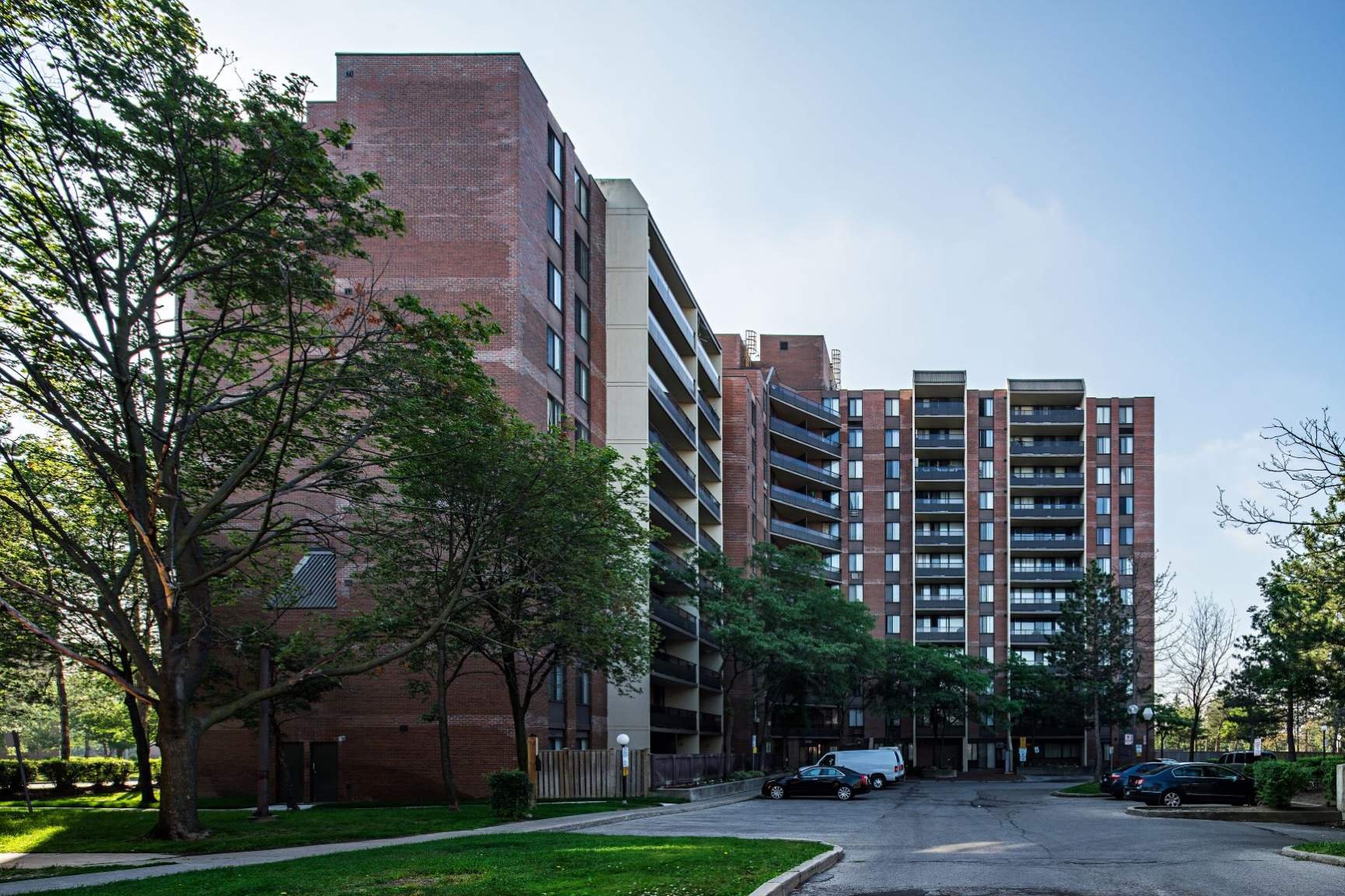 2797 Battleford Road 2797 Battleford Road, Mississauga, ON