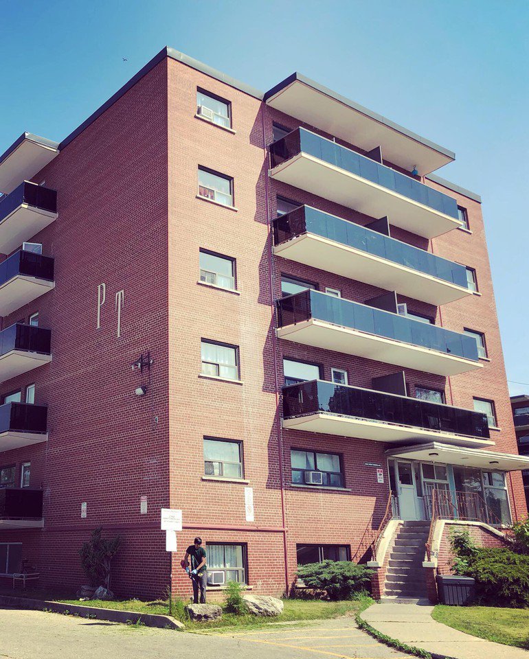 Rentals.ca ) 2343 Hurontario Street, Mississauga ON for Rent