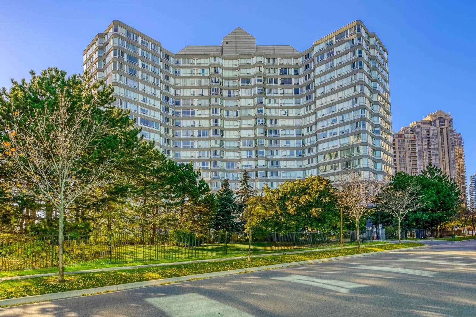 Rentals.ca ) 50 Kingsbridge Garden Circle, Mississauga ON for Rent